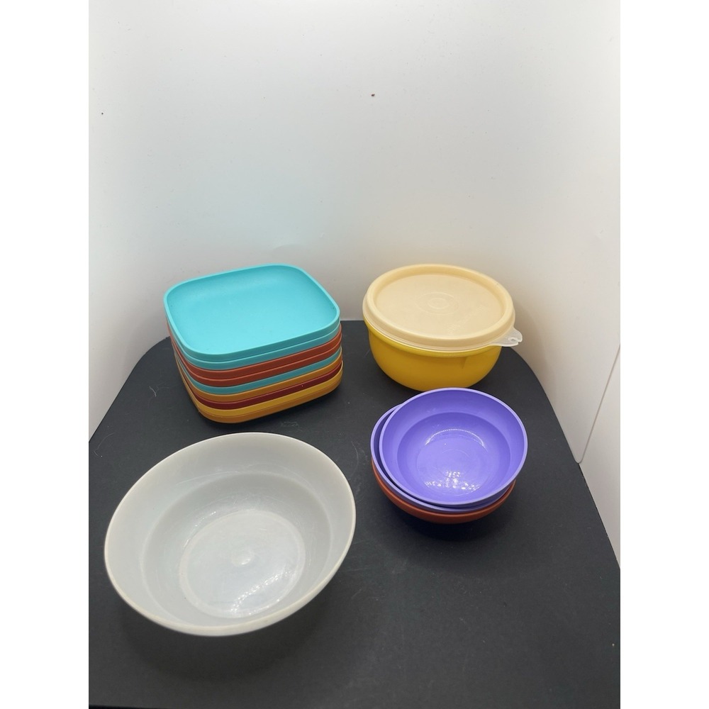 Vintage 1970s Tupperware Mini Children's Play Set: Bowls, Lids, Plates Toys
